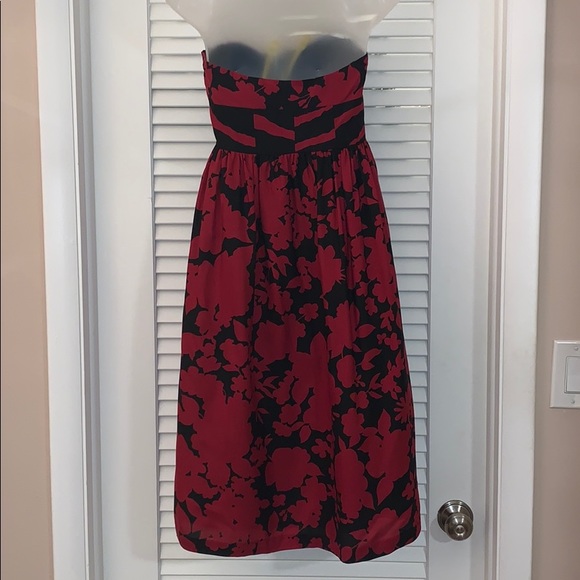 Tibi | Sweetheart Strapless Midi dress | Red & Black Floral Print - Picture 2 of 9